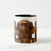 Het dragen van drie houten apen tweekleurige koffiemok (Center)