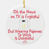 Het dragen van een pyjama naar het werk is prachti keramisch ornament (Achterkant)