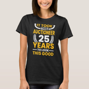 Het duurde 25 jaar voordat deze veiler er zo goed t-shirt