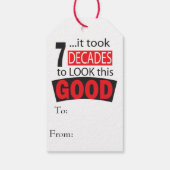 Het duurde 7 decennia om er goed uit te zien| 70st cadeaulabel (Achterkant)