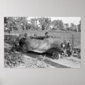 Het duwen van een auto, 1939. foto poster (Voorkant)
