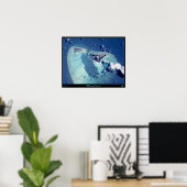 Het eiland Midway-satelliet-poster Poster (Thuiskantoor)