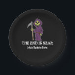 Het eind is bijna grimmige Borden van de bietenpar Papieren Bordje<br><div class="desc">Het einde is bijna grappige borden voor een vrijgezellenfeest. Deze borden kunnen gepersonaliseerd worden met de naam van de bachelor. Het is voorzien van een cartoon grimmige cartoon ter dood. Geweldig voor elke feestdag.</div>