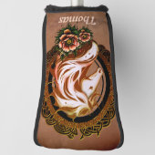 Het elegante paardenhoofd versierd met bloemen. golfheadcover (Draai 90)