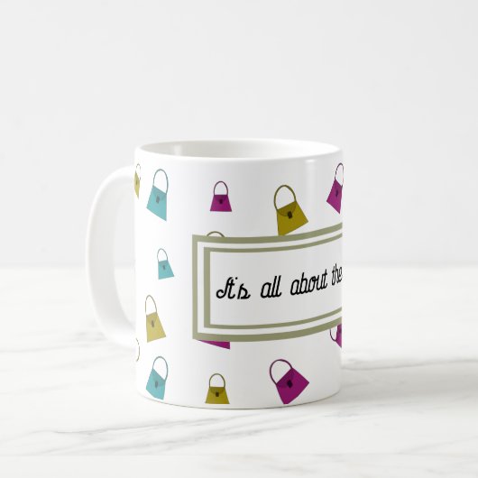 Het gaat allemaal om de Mok van de koffiezak. (Voorkant links)