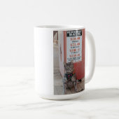 Het gaat je kat mok kosten (Voorkant rechts)