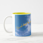 Het gaat over de reis, Mug Tweekleurige Koffiemok (Links)