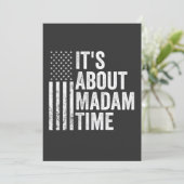 Het gaat over de verkiezing van Mrs Time Harris De Save The Date (Staand voorkant)