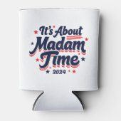 Het gaat over Madam Time Kamala Harris verkiezing Blikjeskoeler (Voorkant)