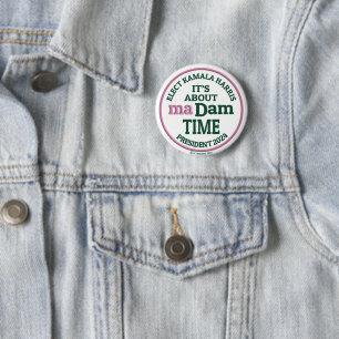 Het gaat over mevrouw Dam Time Ronde Button 5,7 Cm