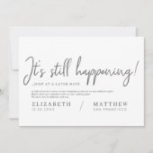 Het gebeurt nog steeds! Modern Chic Elegant Weddin Save The Date (Voorkant)