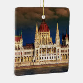 Het gebouw van het Hongaarse parlement in Boedapes Keramisch Ornament (Rechts)