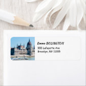 Het gebouw van het Hongaarse parlement in de stad Etiket (Insitu)