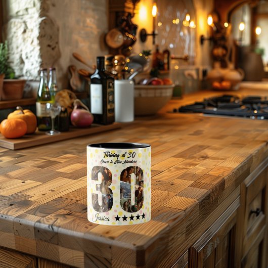 Het gedijen bij de Mok van de 30 Fotocollage - Dou