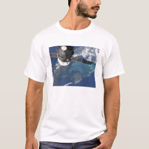 Het gedokte Voortgang 22 ruimtevaartuig T-shirt