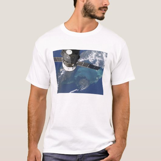Het gedokte Voortgang 22 ruimtevaartuig T-shirt (Voorkant)