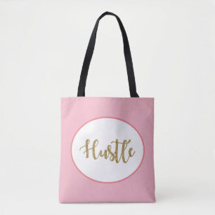 Het gedrang, goud schittert, doorboort modieus en tote bag