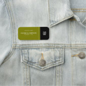 Het gedurfde contrast van Olive Dark Green & Black Naamplaatje (In situ)