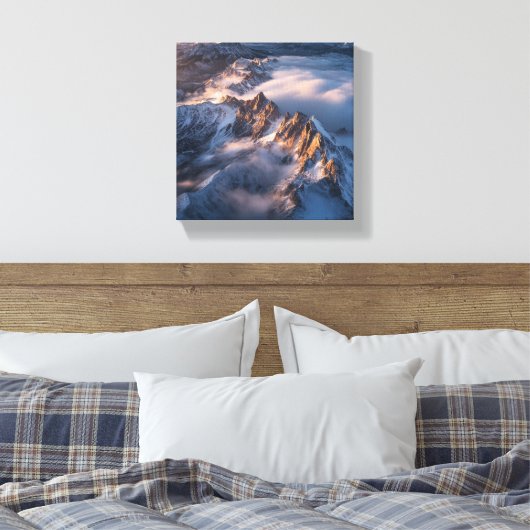 Het gefluister van de Snowy Peaks Canvas Afdruk (Insitu (Slaapkamer))