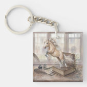 Het Geleerde Paard dat uit een Boek Springt Sleutelhanger (Voorkant)