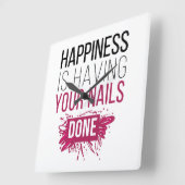 Het geluk van de klap laat je nagels doen. vierkante klok (Hoek)