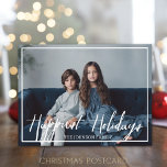 Het gelukkigste Vakantie Moderne Volledige Foto -  Feestdagenkaart<br><div class="desc">Een rustieke,  moderne kalligrafie in het wit die uw favoriete kerstfoto bedekt. Gebruik een horizontale foto met het onderwerp bij voorkeur in het midden. Maak een unieke en trendy Merry Christmas groet. Als u iets wilt verplaatsen,  klikt u op de knop Aanpassen om wijzigingen aan te brengen.</div>