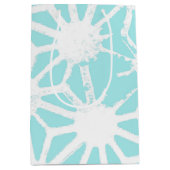 Het geometrische patroon van Turquoise Medium Cadeauzakje (Voorkant)