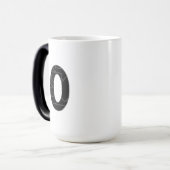 Het getal nul (0) in zwart magische mok (Voorkant links)