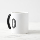 Het getal nul (0) in zwart magische mok (Voorkant links)