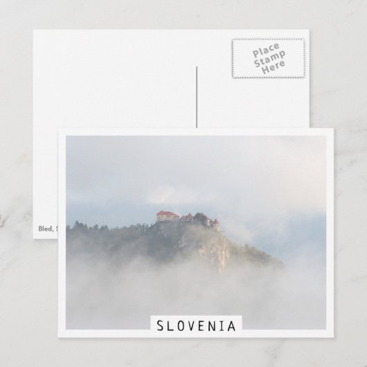 Het gevlekte kasteel omringd door wolken briefkaart (Voorkant / Achterkant)