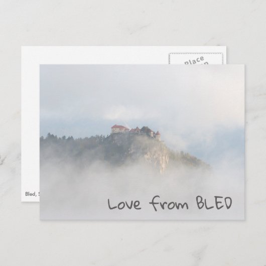 Het gevlekte kasteel omringd door wolken briefkaart (Voorkant / Achterkant)