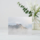Het gevlekte kasteel omringd door wolken briefkaart (Staand voorkant)