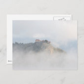 Het gevlekte kasteel omringd door wolken briefkaart (Voorkant / Achterkant)