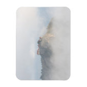 Het gevlekte kasteel omringd door wolken magneet (Verticaal)