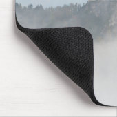 Het gevlekte kasteel omringd door wolken muismat (Hoek)