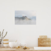 Het gevlekte kasteel omringd door wolken poster (Keuken)