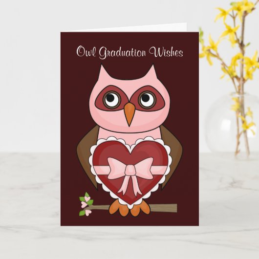 Het gezellige Afstudeerder van de Uil - Rood Hart Kaart (Gele Bloem)
