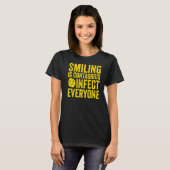 Het glimlachen is besmettelijk inspirerend positie t-shirt (Voorkant volledig)