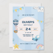 Het glimlachen van Clouds Rainbow Birthday Uitnodi Kaart (Voorkant)