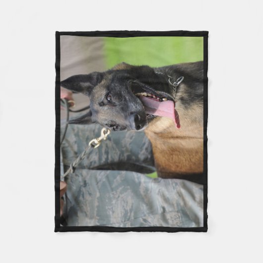 Het glimlachen van de Belgische Malinois Dog Fleece Deken (Voorkant)