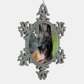 Het glimlachen van de Belgische Malinois Dog Tin Sneeuwvlok Ornament (Links)