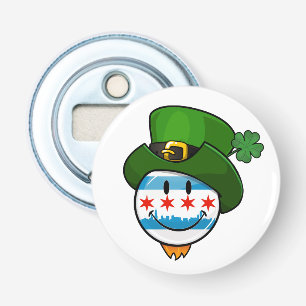 Het glimlachen van de vlag van Chicago met St. Pat Button Flesopener