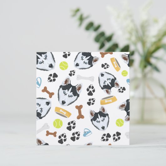 Het glimlachen van Dog Husky (Staand voorkant)