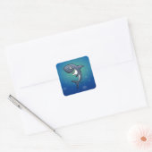 Het glimlachen van Funny Shark op blauwe achtergro Vierkante Sticker (Envelop)