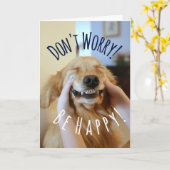 Het glimlachen van Golden Retriever Dog maakt zich Kaart (Gele Bloem)