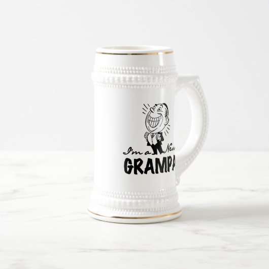 Het glimlachen van Nieuwe Grampa T-shirts en cadea Bierpul (Voorkant rechts)