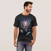 Het goddelijke vrouwtje in het universum t-shirt (Voorkant volledig)