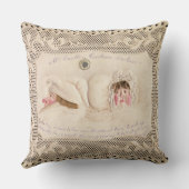 Het gordijngordijngordijn van mevrouw Caudle, Vict Kussen (Achterkant)