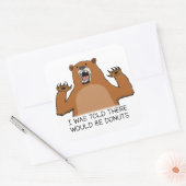 Het grappige Beer werd verteld dat er donuts zoude Vierkante Sticker (Envelop)