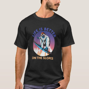 Het grappige Snowboarding Yeti-leven is beter op d T-shirt